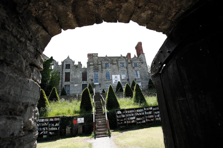 Hay Castle
