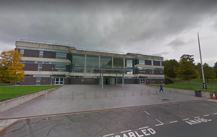  Vintage car thief admits to Rhayader doorstep robbery