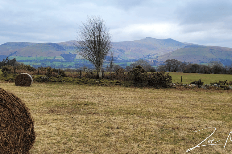 Taken from the bottom of Mynydd Illtyd, overlooking the Brecon Beacons (PT)