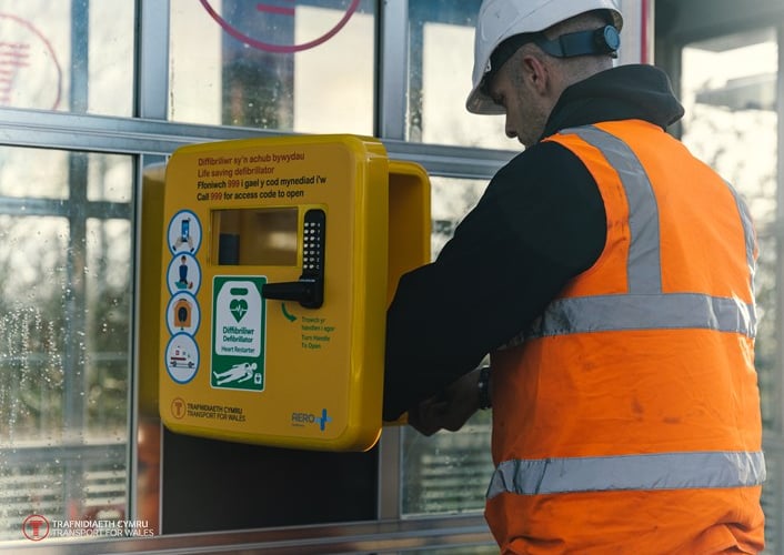Defibrillator