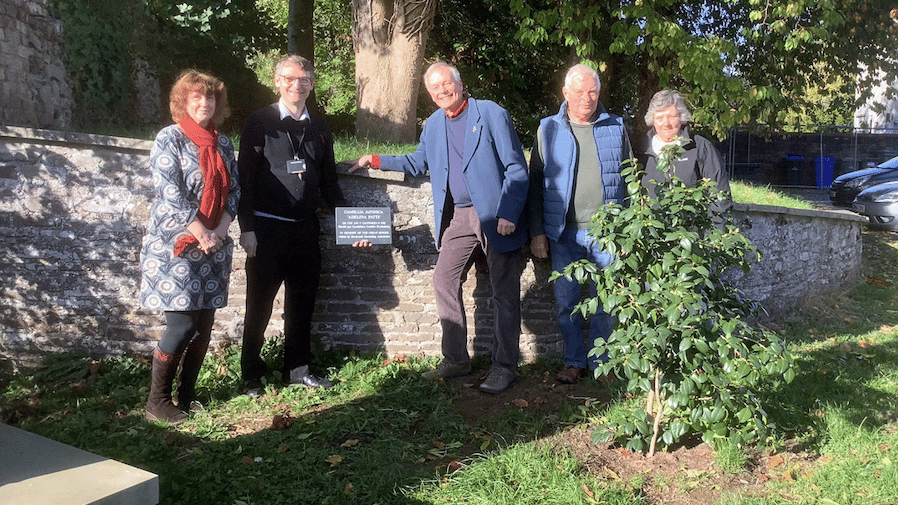 Opera singer honoured with namesake plant in Brecon breconradnor.co.uk