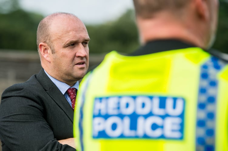 Friday 17 September 2021
PCC Dafydd Llywelynâs Community Engagement Day talking to local residents in Llanelli on the impact of the new 20mph speed limit on the community