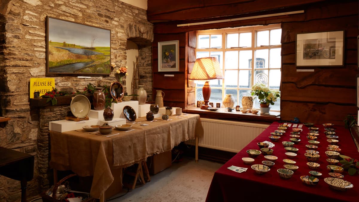 Online auction raises thousands for Radnorshire community pub brecon