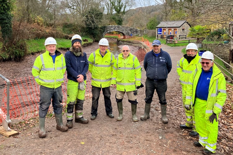 Llangynidr Lock Flight team 6 Dec 2022.