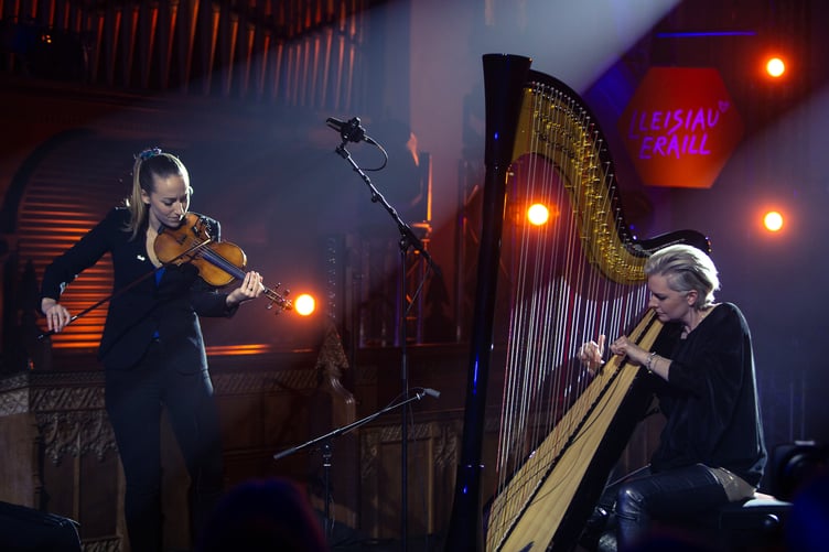 Catrin Finch and Aoife Ní Bhriain