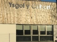 Ysgol y Cribarth Welsh language stream given the green light