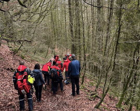 Central Beacons MRT locate concerned walker