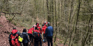 Central Beacons MRT locate concerned walker
