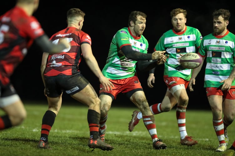 2022-23 WRU Indigo Premiership
10.03.23 Llandovery v Aberavon
Adam Warren offloads