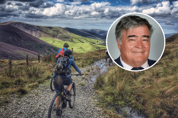 Cllr Gareth E Jones and footpath