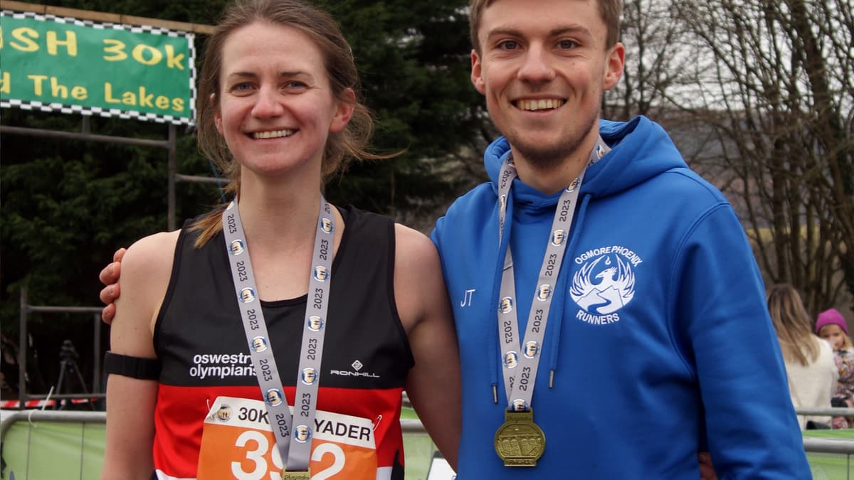 Hundreds of runners turn out for Rhayader Round the Lakes race brecon