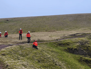 Dog survives after 200-foot fall in the Beacons