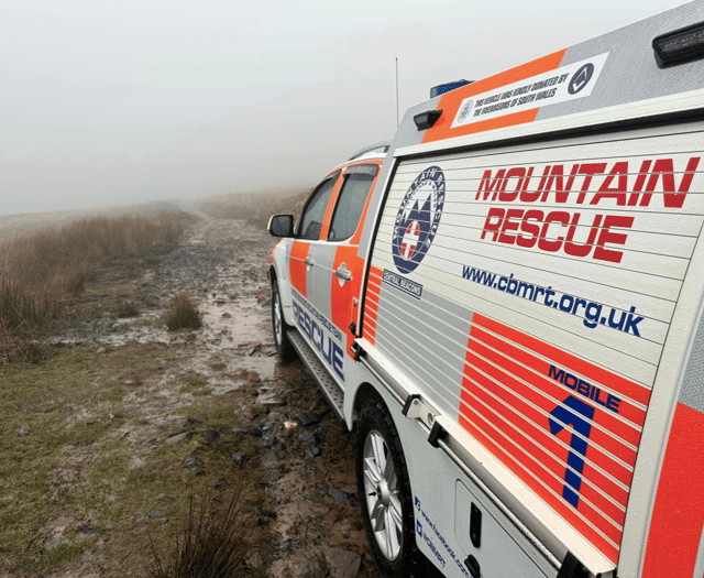 Walker suffers from Hypothermia in Brecon Beacons