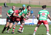 Drovers stay top with impressive seven-try win