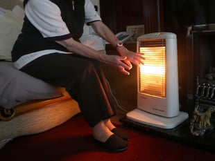 Hundreds of elderly people living alone in Powys have no central heating