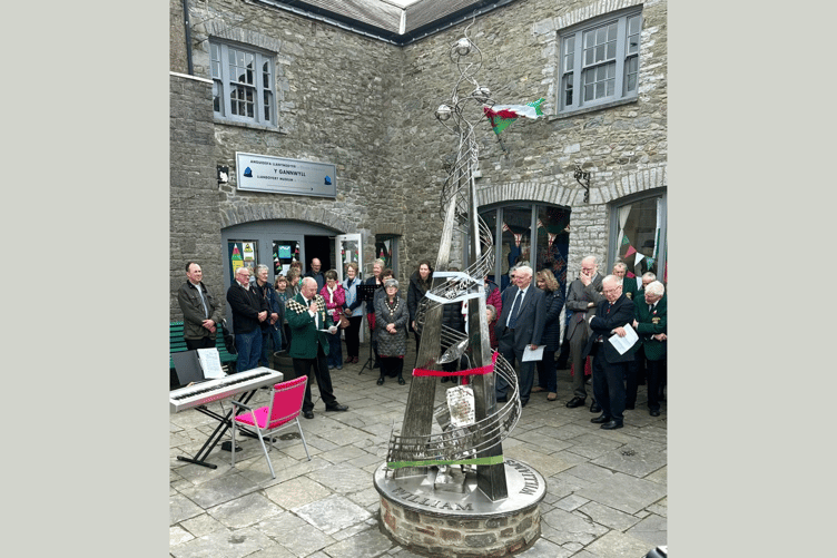 Llandovery statue