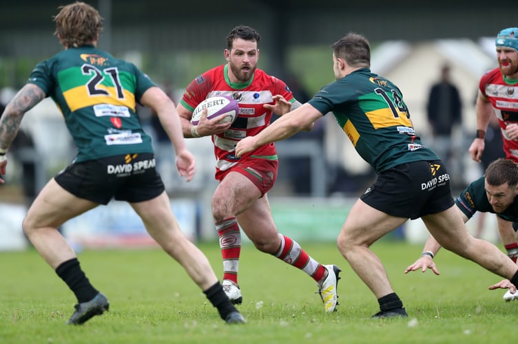 2022-23 WRU Indigo Premiership Play Off Semi Final
14.05.23 Llandovery v Merthyr
Rhodri Jones looks for a gap in the Merthyr defence 