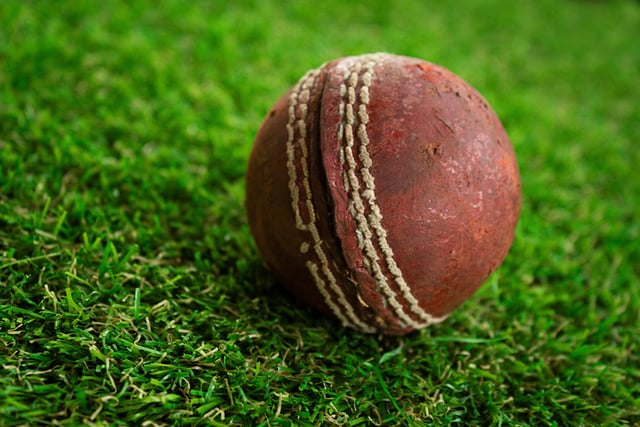 Builth Wells stay top after dominant display