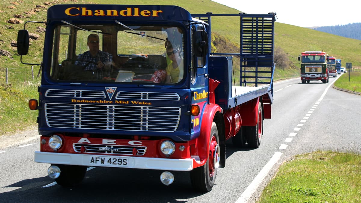 Mid Wales crowds delighted by classic lorry run double header
