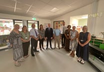 Welsh Government Minister visits Lower Cwmtwrch early years facility 