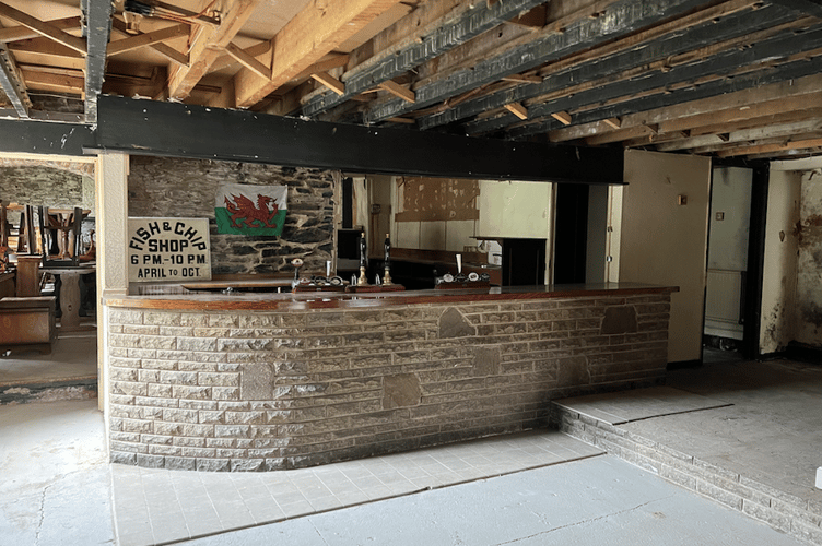 The bar of the Radnor Arms