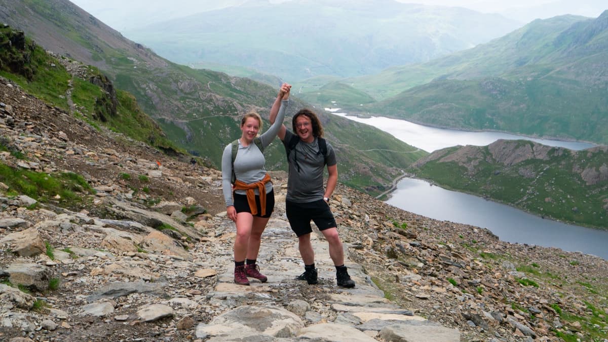 Daughter whose dad died in biking event climbs Snowdon to thank Wales Air Ambulance - Brecon & Radnor Express