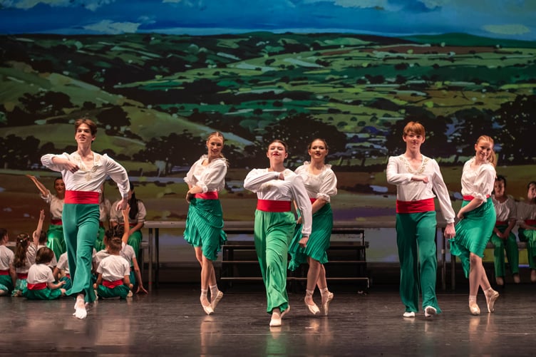 MWDA ballet 'Tanio’r Ddraig'