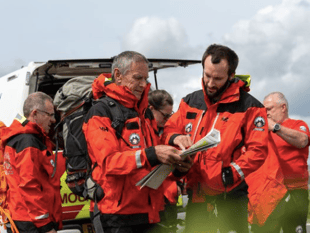 Mountain Rescue Team assist man with chest injury