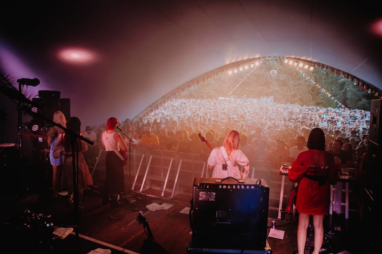 The Last Dinner Party on the Rising stage