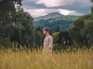 Crickhowell singer releases song reflecting on 'rocky relationship'
