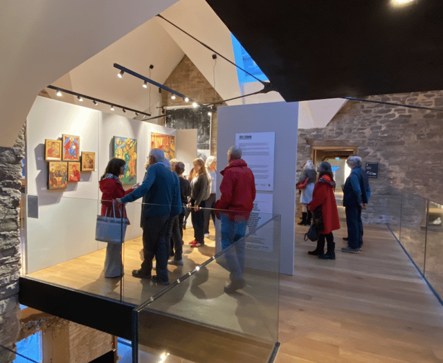 VIDEO: Hay Castle hosts refugee artists exhibition