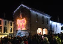 Beloved Welsh actress and presenter to switch on Hay's Christmas lights