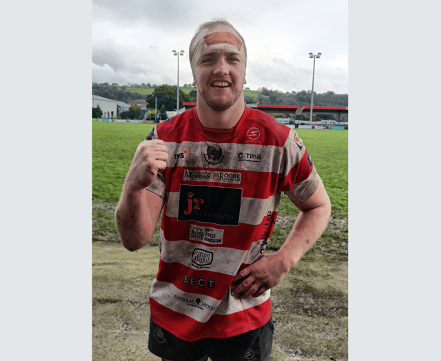 Llandovery return to top of Premiership with six-try stroll