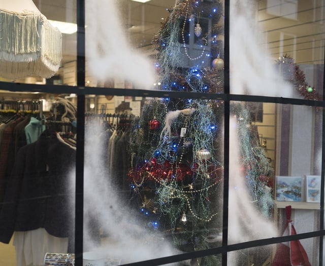 Brecon Town Council announces return of Christmas window competition