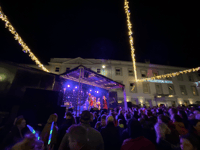 VIDEO: Harry Potter actor switches on Brecon's Christmas lights!