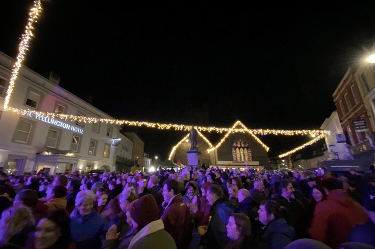 Brecon Christmas Light Switch on