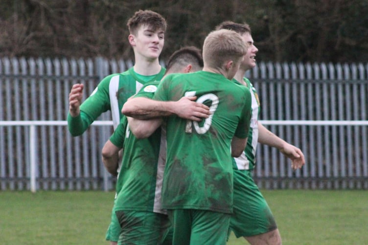 Radnor Valley v Penycae
