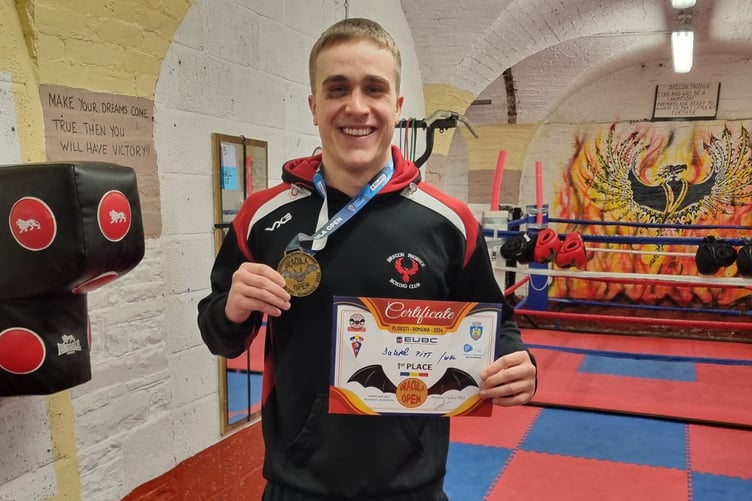 Dan Pitt boxing champion