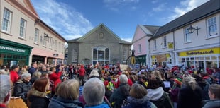 VIDEO: Brecon students sing welsh national anthem in town centre