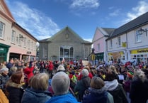 VIDEO: Brecon students sing welsh national anthem in town centre