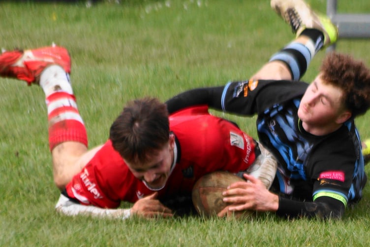 Tomos Davies finishes a brilliant Brecon attack