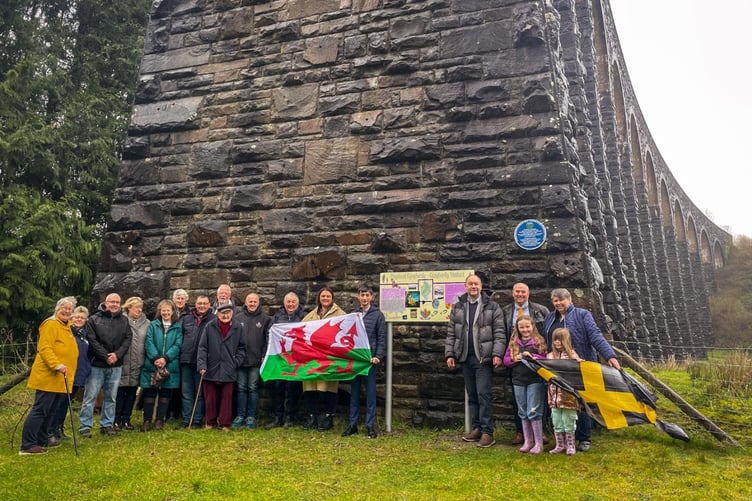 A blue plaque has been unveiled at the Cynghordy Viaduct