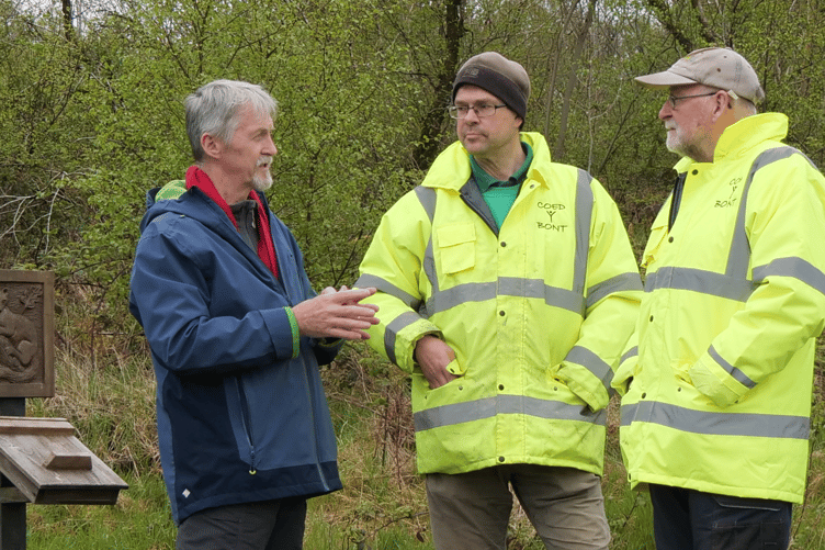 Climate Change and Rural Affairs Secretary Huw Irranca-Davies on a visit to meet woodland volunteers