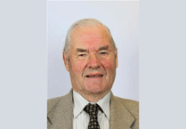 Tributes paid to former Powys council leader