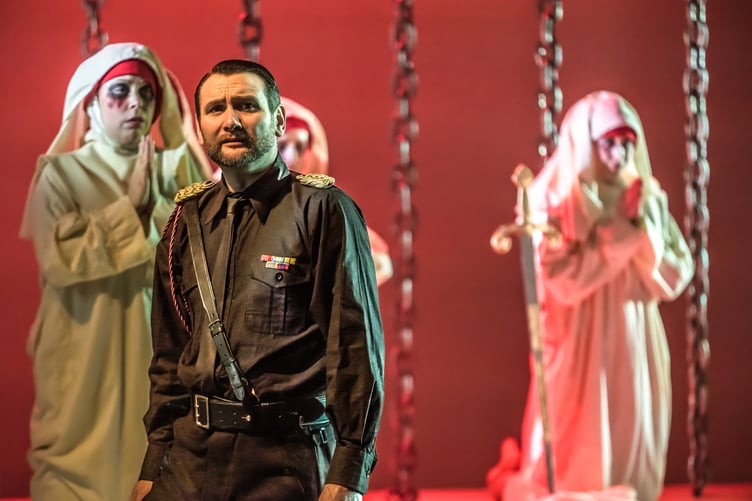 Mid Wales Opera's production of Macbeth