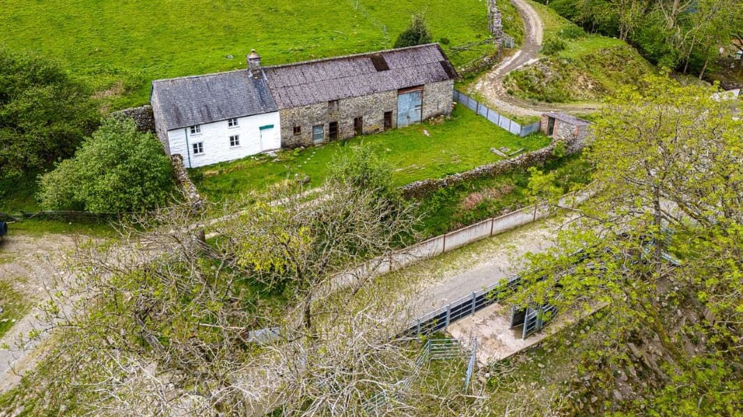 17th century Mid Wales cottage available at auction breconradnor.co.uk