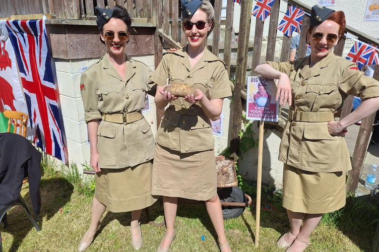 The BlueBird Belles check out the Dig for Victory potatoes at The Castle Hotel and Fishbar, where they delighted an audience of over 150 people on Saturday afternoon (kindly sponsored by the Castle Hotel and Fishbar) 
