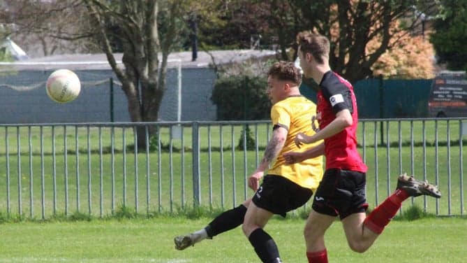 Topscorer Rowlands scoops awards