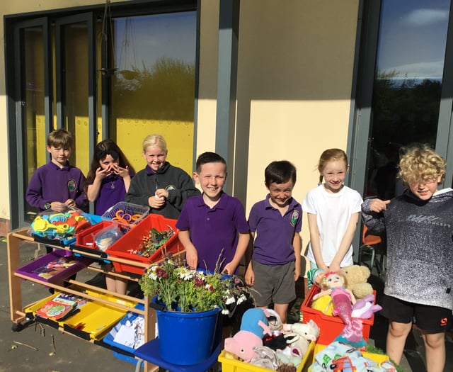 Schoolchildren open pop-up shop to raise money for the homeless