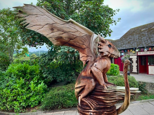 Spectacular dragon sculpture takes flight in Hay